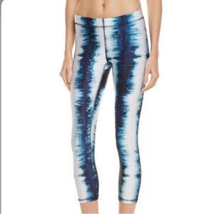Terez NY Women’s Blue Tie-Dye Active Capri Leggings - Medium